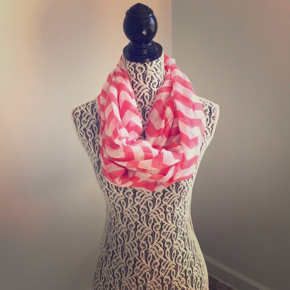 Infinity scarf - Picture 1 of 2